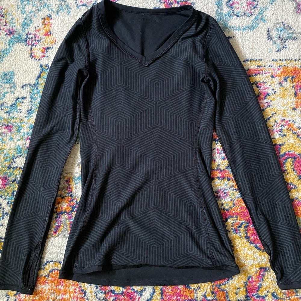 Under Armour reversible black/patterned shirt